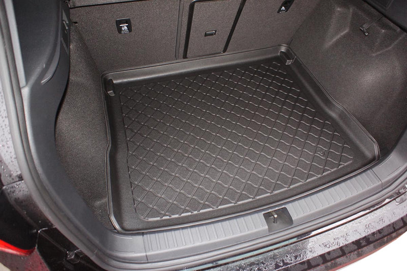 Стелка за багажник Aristar Guardliner за Seat Ateca SUV 5 врати (09.2016+) с повдигнат под на багажника в горно положение или със задвижване на 4 колела