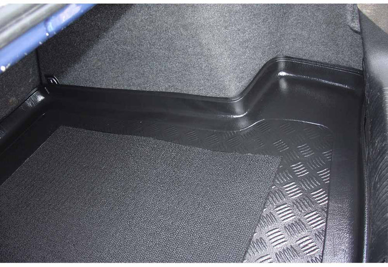 Стелка за багажник Aristar® за Volkswagen Passat B5 Седан (1996 – 2005)