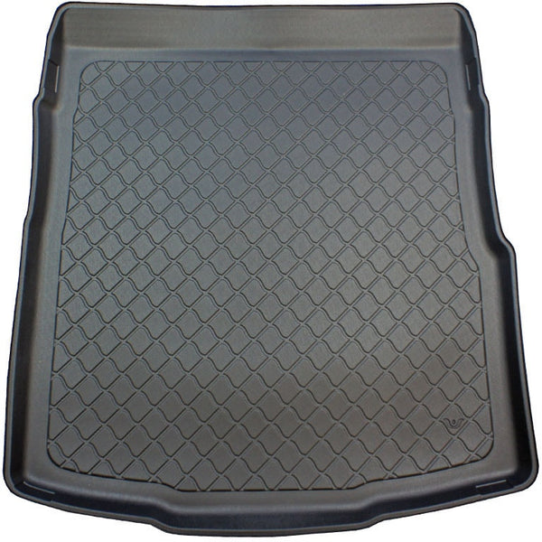 Стелка за багажник Aristar® за Volkswagen Passat B8 Седан (4 врати) (2014–2021) – багажник в горно положение с пълно резервно колело