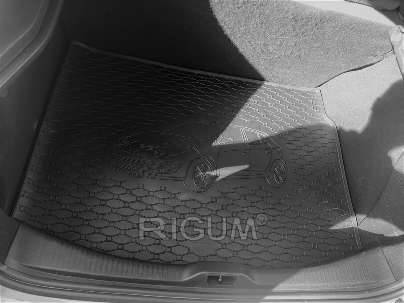 Гумена стелка Rigum за багажник за Renault Megane хечбек (2009-2015) с щампа на автомобила