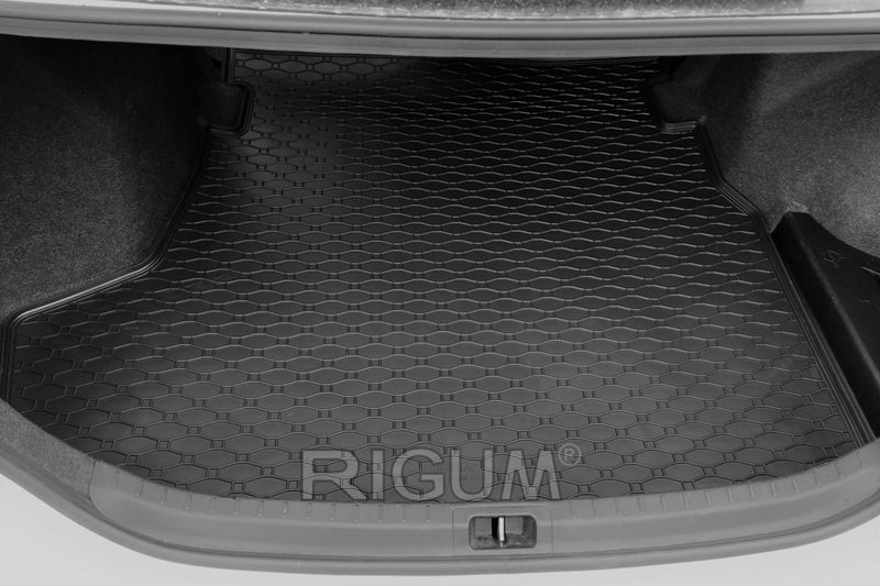 Гумена стелка Rigum за багажник Toyota Corolla седан (2013+)