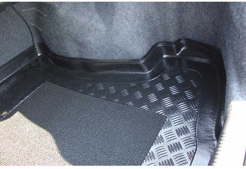 Стелка за багажник Aristar за Subaru Impreza II Sedan (2003–2007) след фейслифт