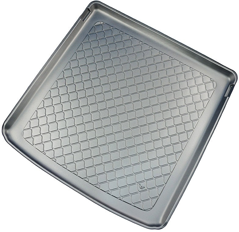 Стелка за багажник Aristar® за Volkswagen Golf VIII / Golf VIII Hybrid mHEV Kombi (от 2020) – за багажник в горно положение