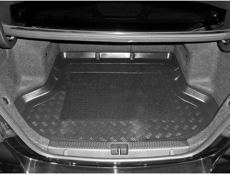 Стелка за багажник Aristar Standard за Suzuki Kizashi Седан 4 врати (08.2010 – 07.2015)