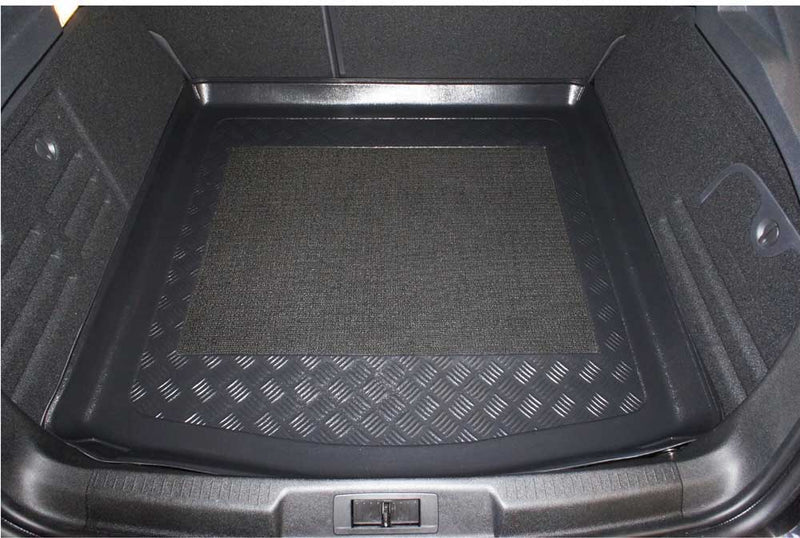 Стелка за багажник Aristar за Renault Laguna III Хечбек (07.2007–12.2015) с озвучителна система BOSE