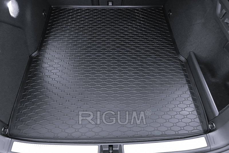 Гумена стелка Rigum за багажник за VW Passat комби и Skoda Superb комби (2024+)