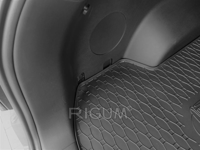 Гумена стелка за багажник Rigum за Kia Sorento (2020+) с щампа на автомобила