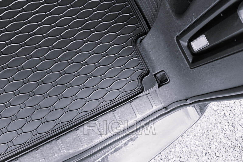 Гумена стелка за багажник Rigum за Citroen C4 Grand Picasso (2006+) и Peugeot 5008 (2010+)