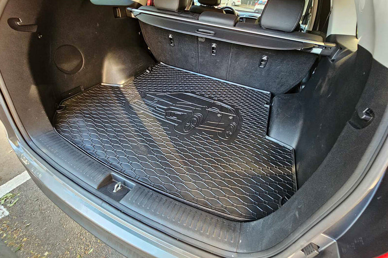 Гумена стелка за багажник Rigum за Kia Sorento (2015-2020) с щампа на автомобила