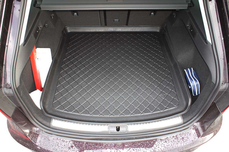 Стелка за багажник Aristar за Seat Leon III 5F ST / Leon X-Perience Kombi 5 врати (2014–2020)