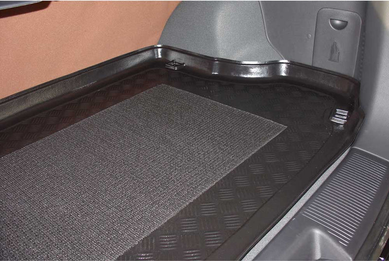 Стелка за багажник Aristar за Kia Sorento I SUV 5-врати (2002–2009)