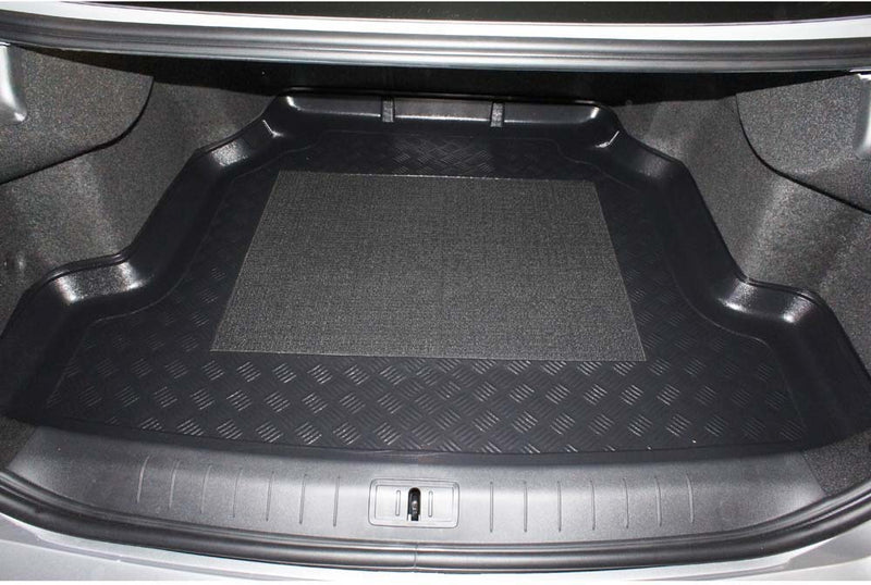 Стелка за багажник Aristar за Renault Latitude Седан (02.2011+) с десен и ляв отвор – не е за автомобили с V6 двигател