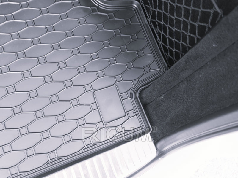 Гумена стелка за багажник Rigum за Mercedes E-Class W212 комби (2009-2016)