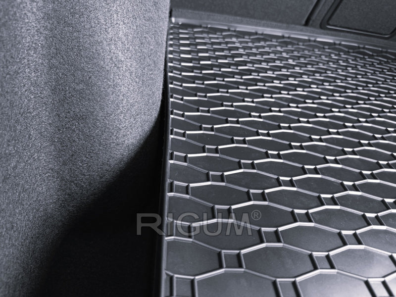 Гумена стелка за багажник Rigum за Skoda Karoq 4x4 / Seat Ateca 4x4 (2017+)