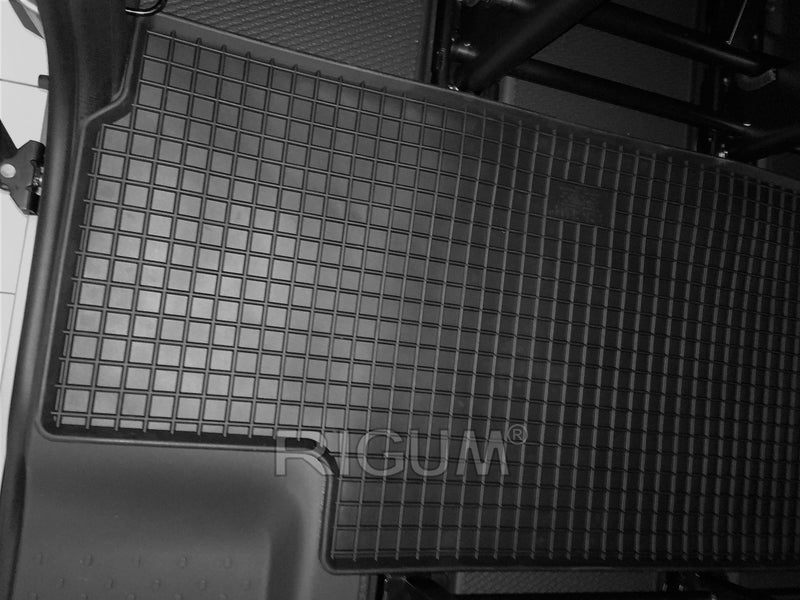 Гумени стелки Rigum за Nissan NV300 (2014+), 2 части, черни