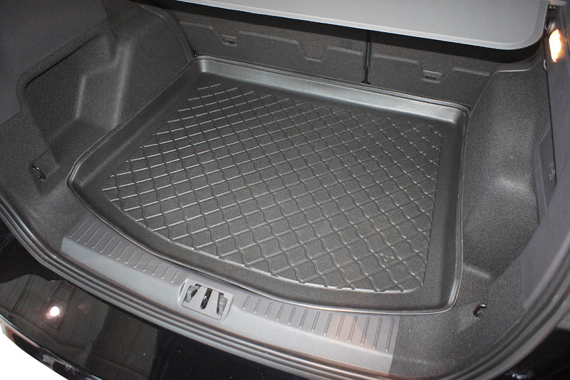 Стелка за багажник ARISTAR за Ford Kuga II SUV (2013–2020)