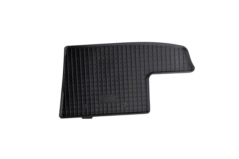 Гумени стелки Rigum за Nissan NV300 (2014+), втори ред, 3 части, черни