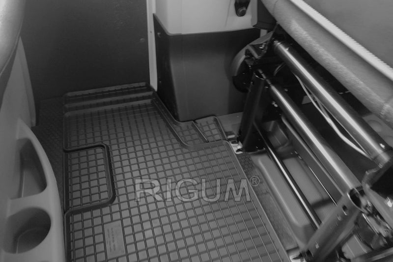 Гумени стелки Rigum за Peugeot Boxer (2006+), втори ред, 2 части, черни