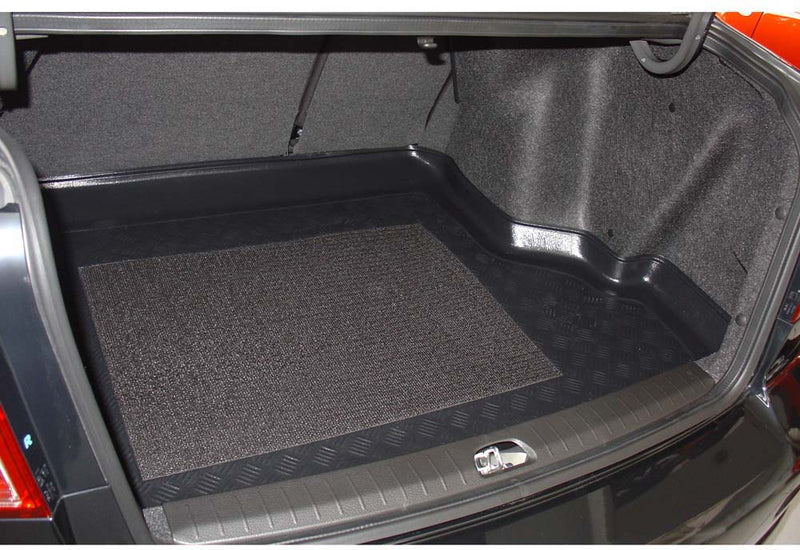 Стелка за багажник Aristar Standard за Suzuki SX4 Седан 4 врати (2007 – 08.2013)