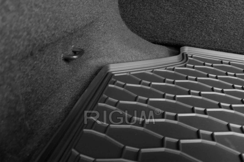 Гумена стелка Rigum за багажник за Seat Leon хечбек (2012-2019)