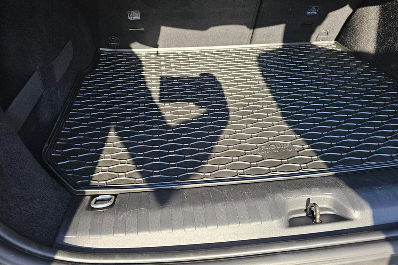 Гумена стелка Rigum за багажник Peugeot 2008 (2013+)