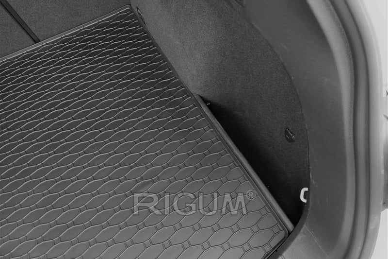 Гумена стелка за багажник Rigum за Volkswagen Golf 7 комби (2012–2019) – горно положение