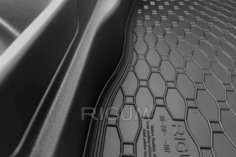 Гумена стелка за багажник Rigum за Toyota C-HR (2016+) черна