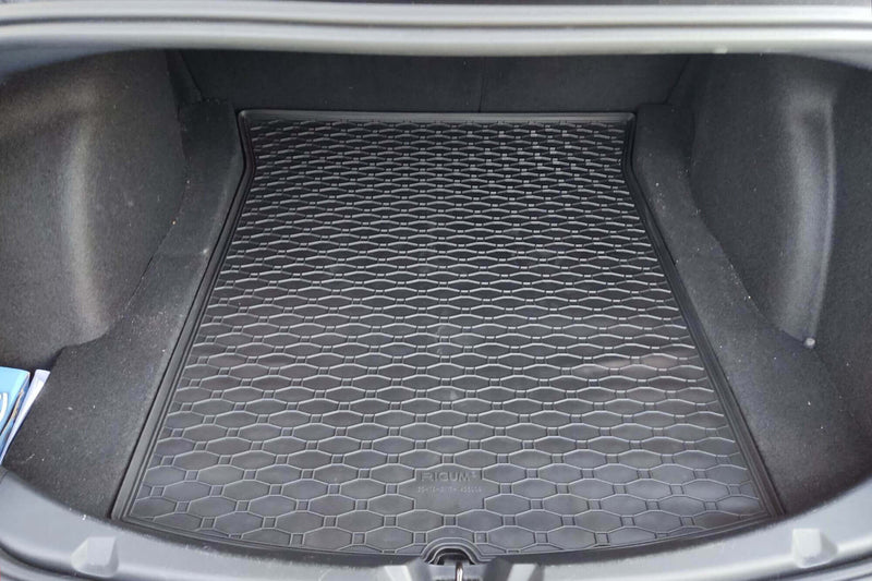 Гумена стелка за багажник Rigum за Tesla Model 3 (2017+)
