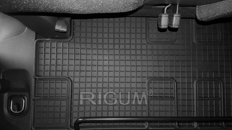Гумени стелки Rigum за Peugeot Expert (2016+), трети ред, 1 част, черна
