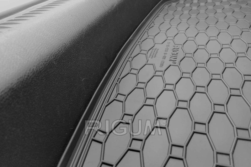 Гумена стелка за багажник Rigum за Mercedes E класа W213 седан (2016+)