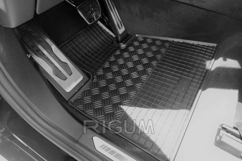 Гумени стелки Rigum за BMW X7 G07 (2018+), 4 части, черни