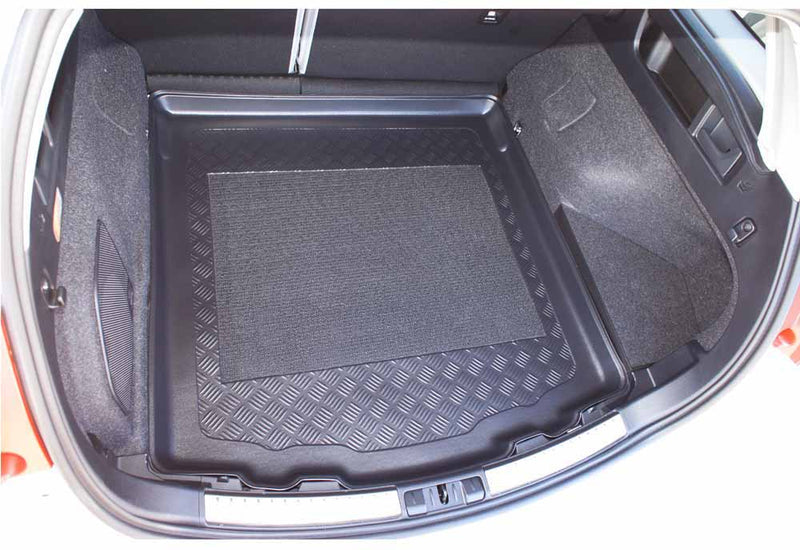 Стелка за багажник Aristar за Toyota Auris II Touring Sports / Комби 5 врати с багажник в долно положение (07.2013 – 12.2018)