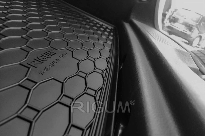 Гумена стелка за багажник Rigum за Mercedes B класа W246 (2011+)