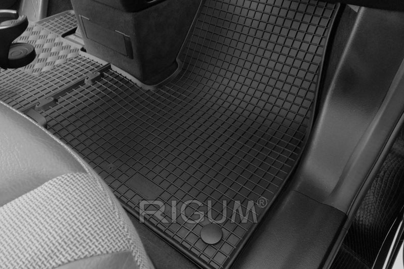 Гумени стелки Rigum за BMW i3 (2013+) – 4 части, черни