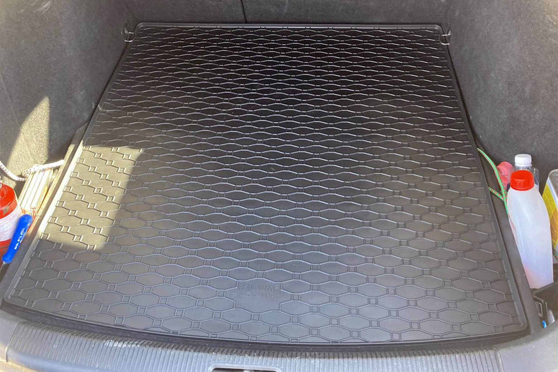 Гумена стелка за багажник Rigum за Volkswagen Golf 5 комби (2003–2008)