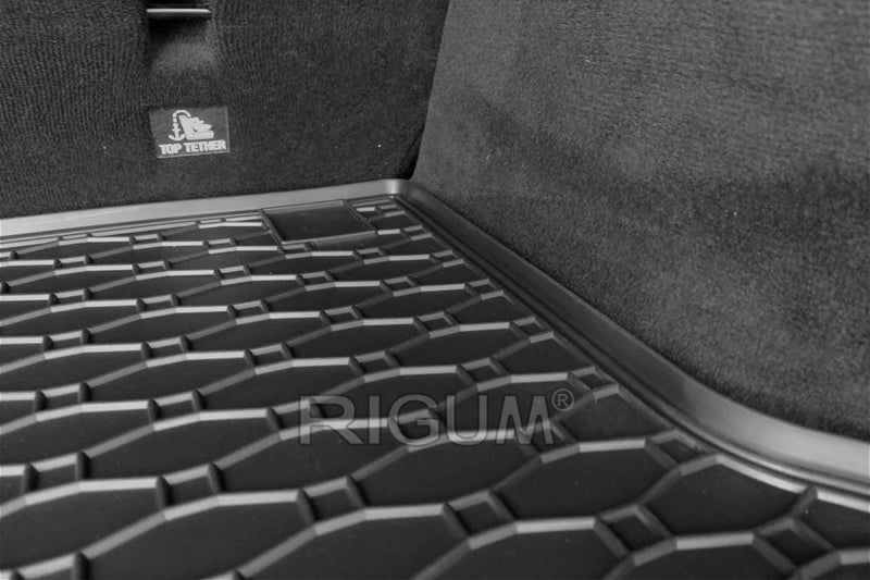 Гумена стелка за багажник Rigum за Mercedes C класа S205 комби (2014-2020)