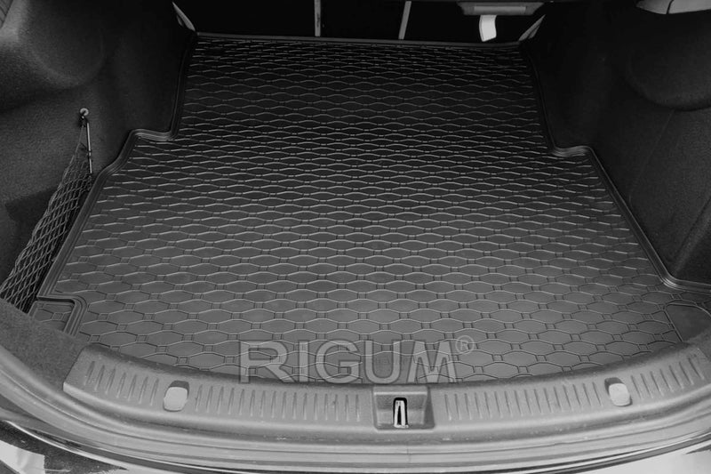Гумена стелка за багажник Rigum за Mercedes E класа W213 седан (2016+)