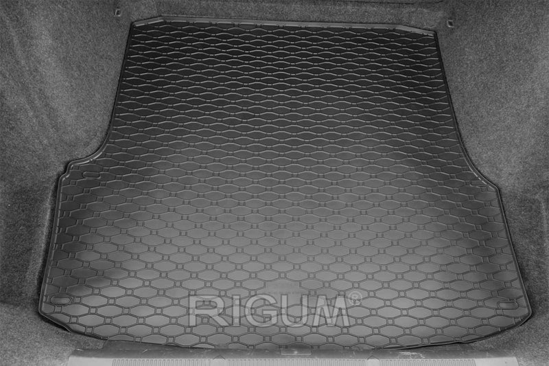 Гумена стелка за багажник Rigum за Skoda Octavia седан (2004-2012)