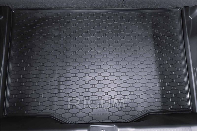 Гумена стелка за багажник Rigum за Suzuki Swift хечбек (2017+)