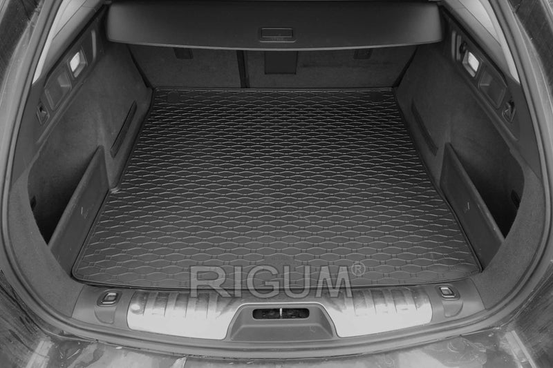 Гумена стелка Rigum за багажник за Ford Focus комби (2018+) и Ford Focus комби Hybrid (2020+) в горно положение на багажника