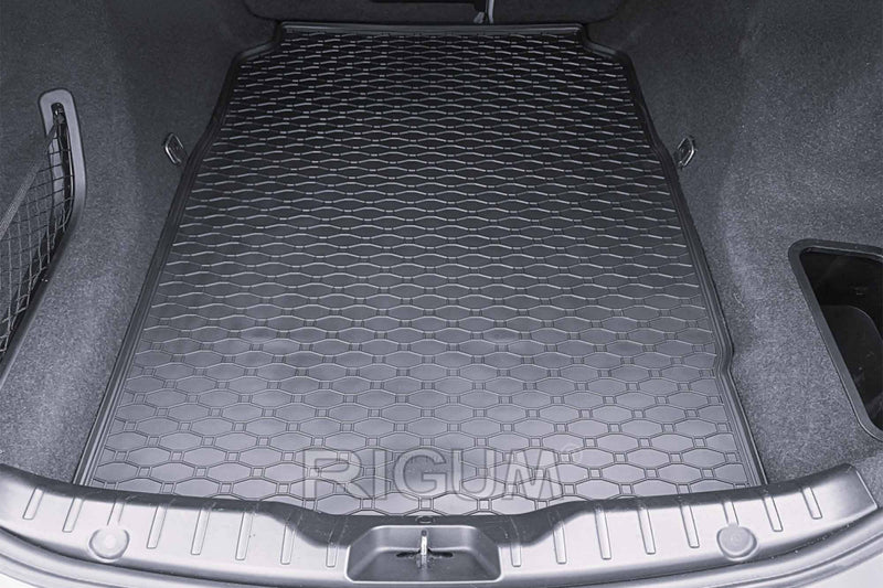 Гумена стелка за багажник Rigum за BMW серия 5 F10 седан (2010+ г.)