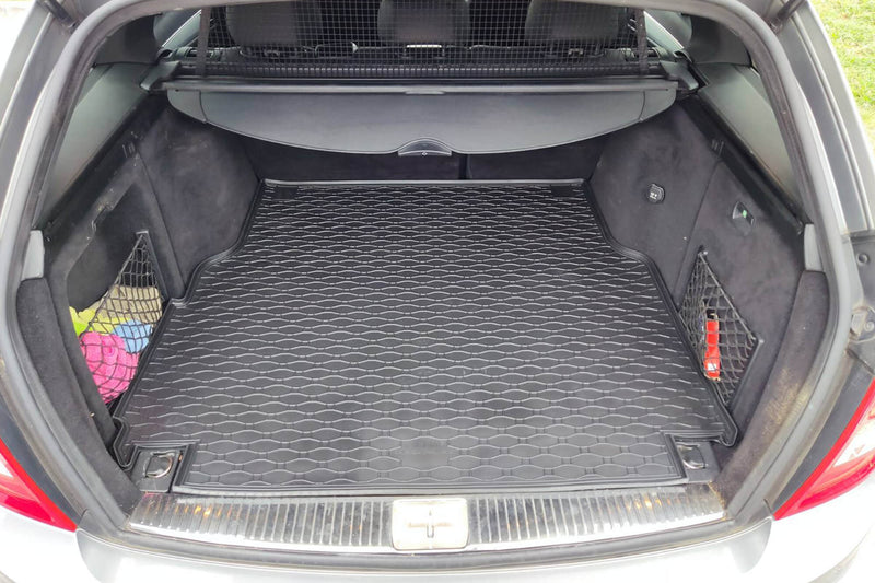 Гумена стелка за багажник Rigum за Mercedes C класа S204 комби (2007+)