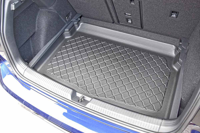 Стелка за багажник Aristar® за Volkswagen Golf VIII Хечбек (5 врати) (12.2019+) – багажник в долно положение с резервна гума или комплект за ремонт