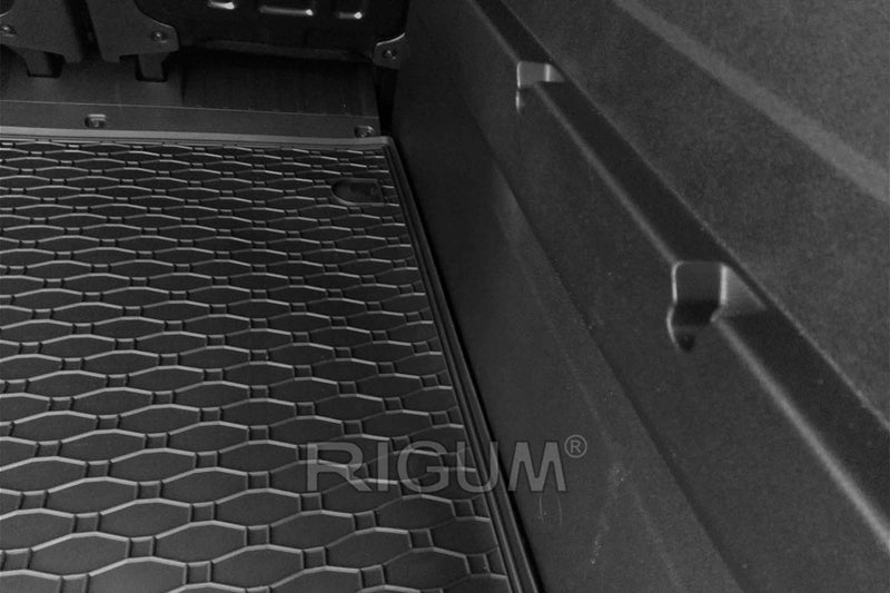 Гумена стелка за багажник Rigum за Opel Combo, Citroen Berlingo, Peugeot Rifter, Toyota ProAce City – къса база, 5 места, черна