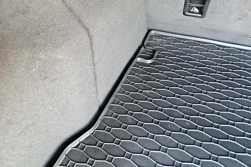 Гумена стелка Rigum за багажник За Audi Q5 (2008–2017)