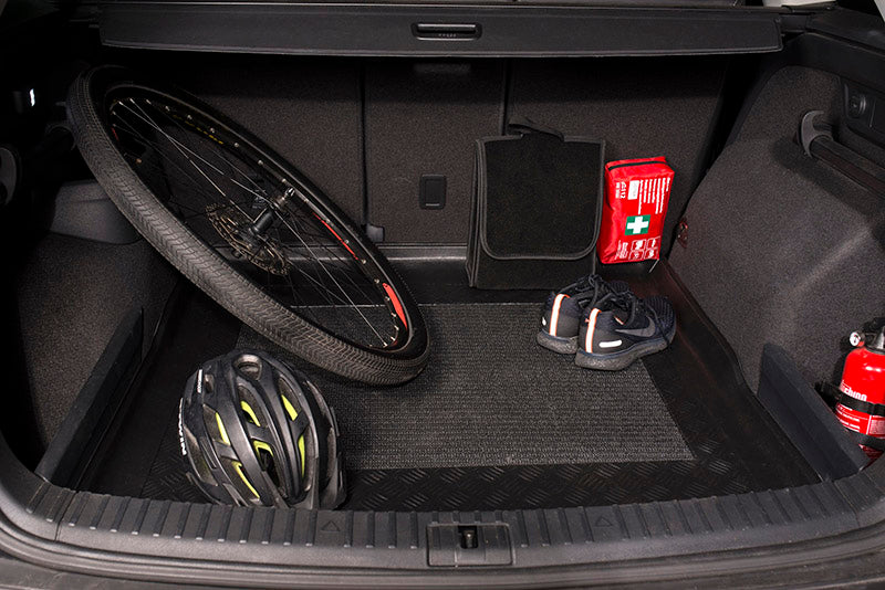 Стелка за багажник Mix-Plast за Audi A4 B8 Sedan (2007-2015)