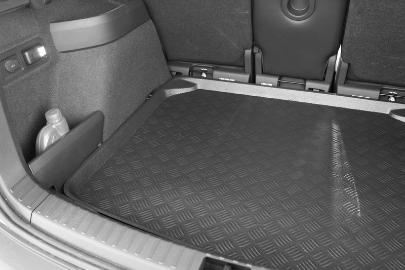 Стелка за багажник Mix-Plast за Audi A4 B8 Sedan (2007-2015)