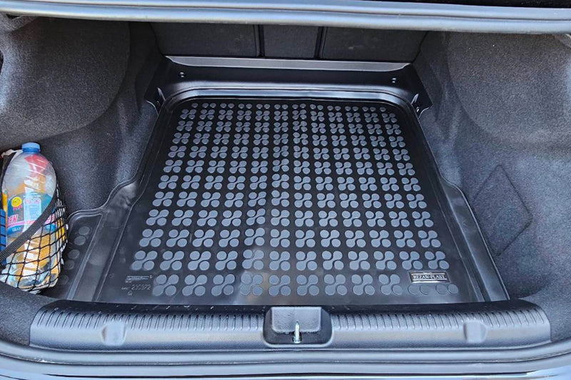 Гумена стелка за багажник Rezaw-Plast® за Mercedes EQE V295 (2022+), електрическа версия 4x2 / 4x4, с едно положение на багажника и място за съхранение под пода