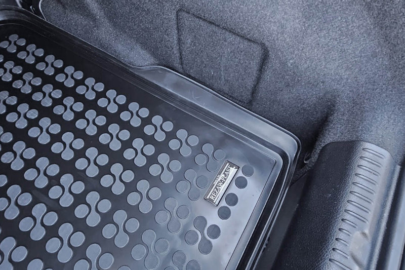 Гумена стелка за багажник Rezaw-Plast® за Mercedes EQE V295 (2022+), електрическа версия 4x2 / 4x4, с едно положение на багажника и място за съхранение под пода