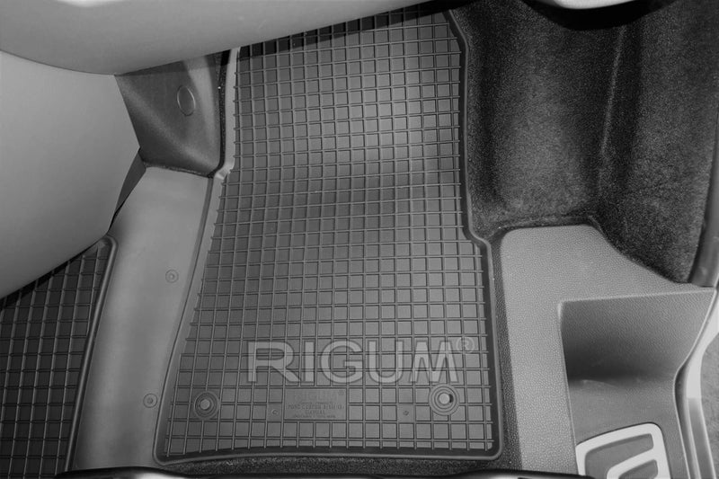 Ταπέτα από καουτσούκ Rigum για Ford Tourneo Custom (2018+) 2 ή 3 θέσεων, χειροκίνητο κιβώτιο ταχυτήτων - 3 τεμάχια